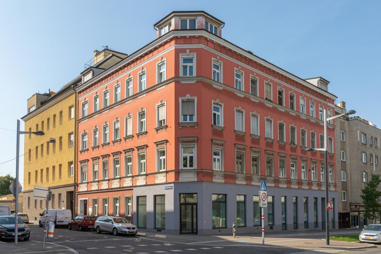 Vienna Central Station Accommodation Exterior photo